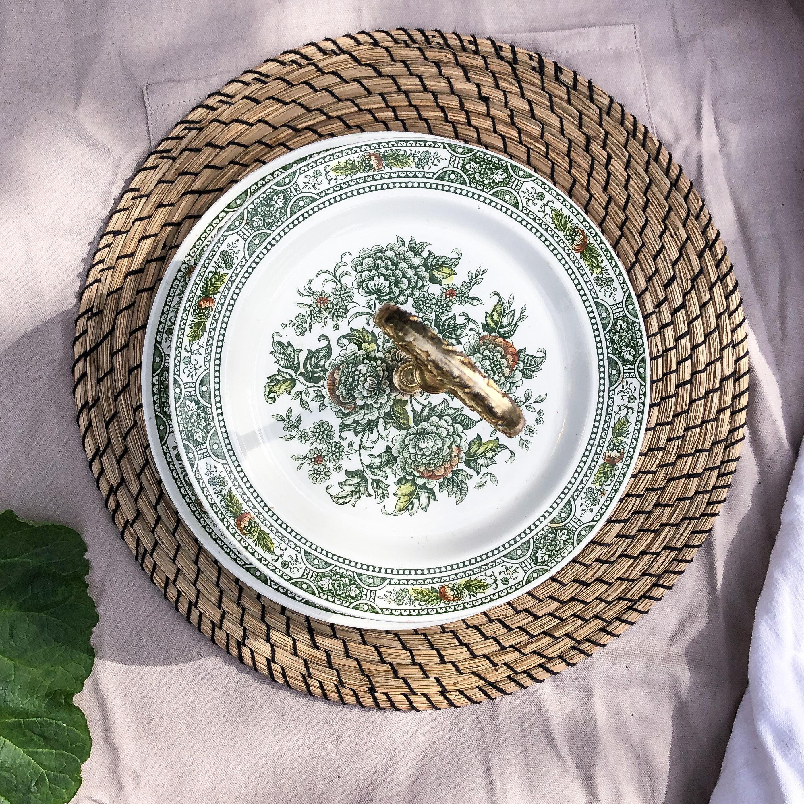 English porcelain servant