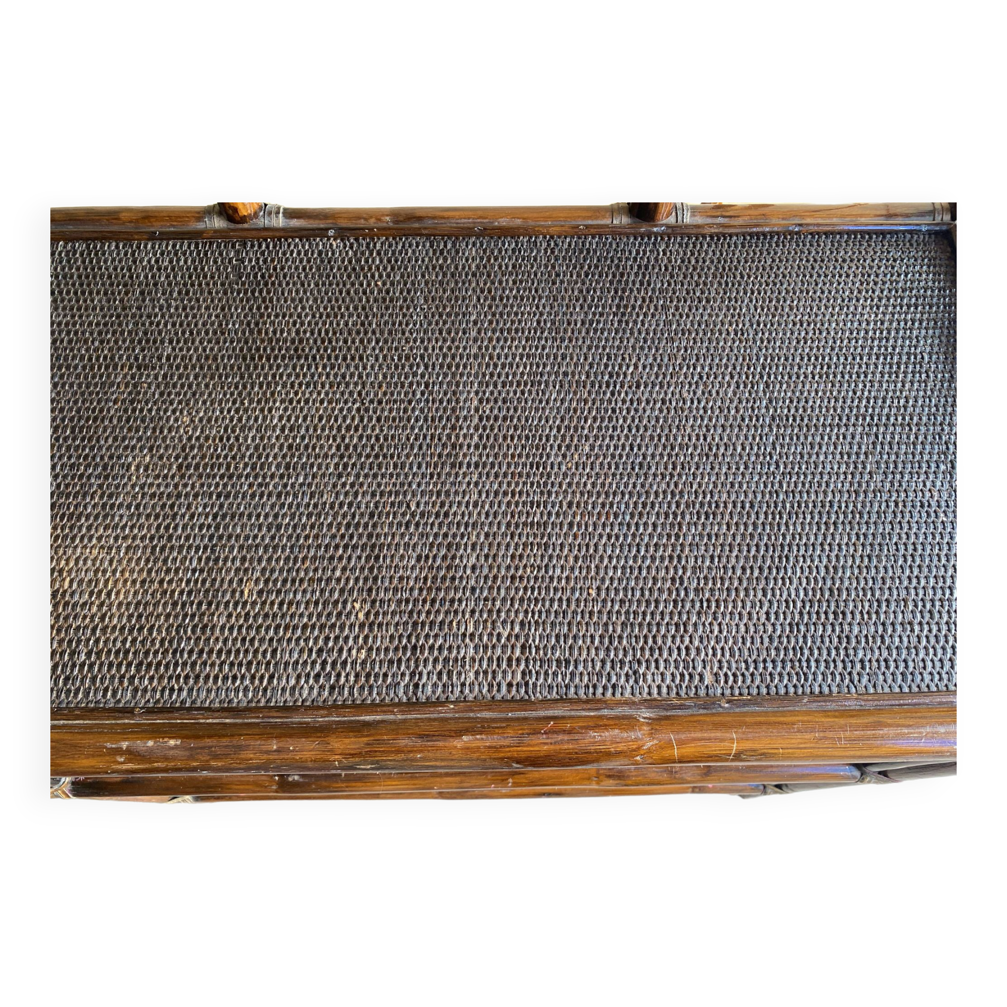 Shelf on volute wicker legs