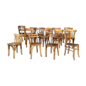 lot de 20 chaises bistrot dépareillées vintage