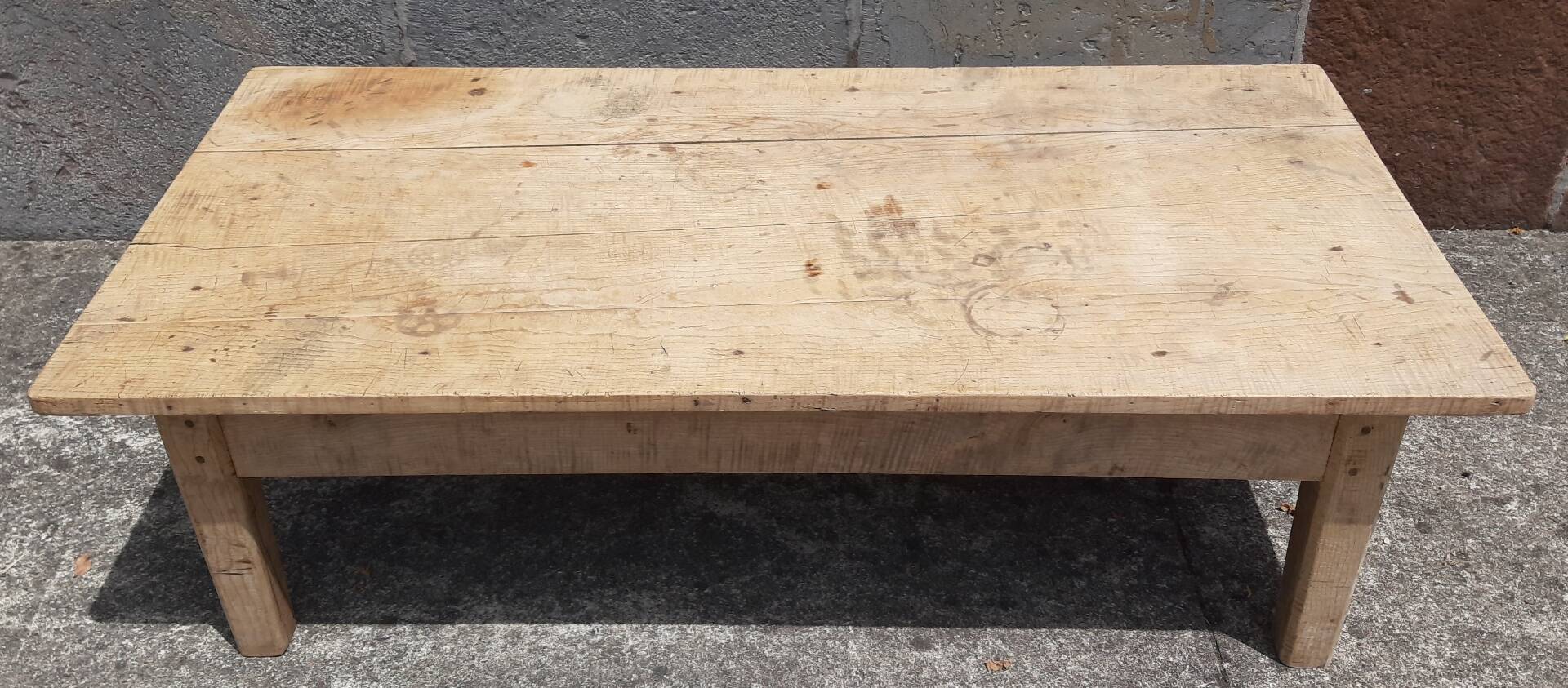 Oak coffee table. (150x73cm)