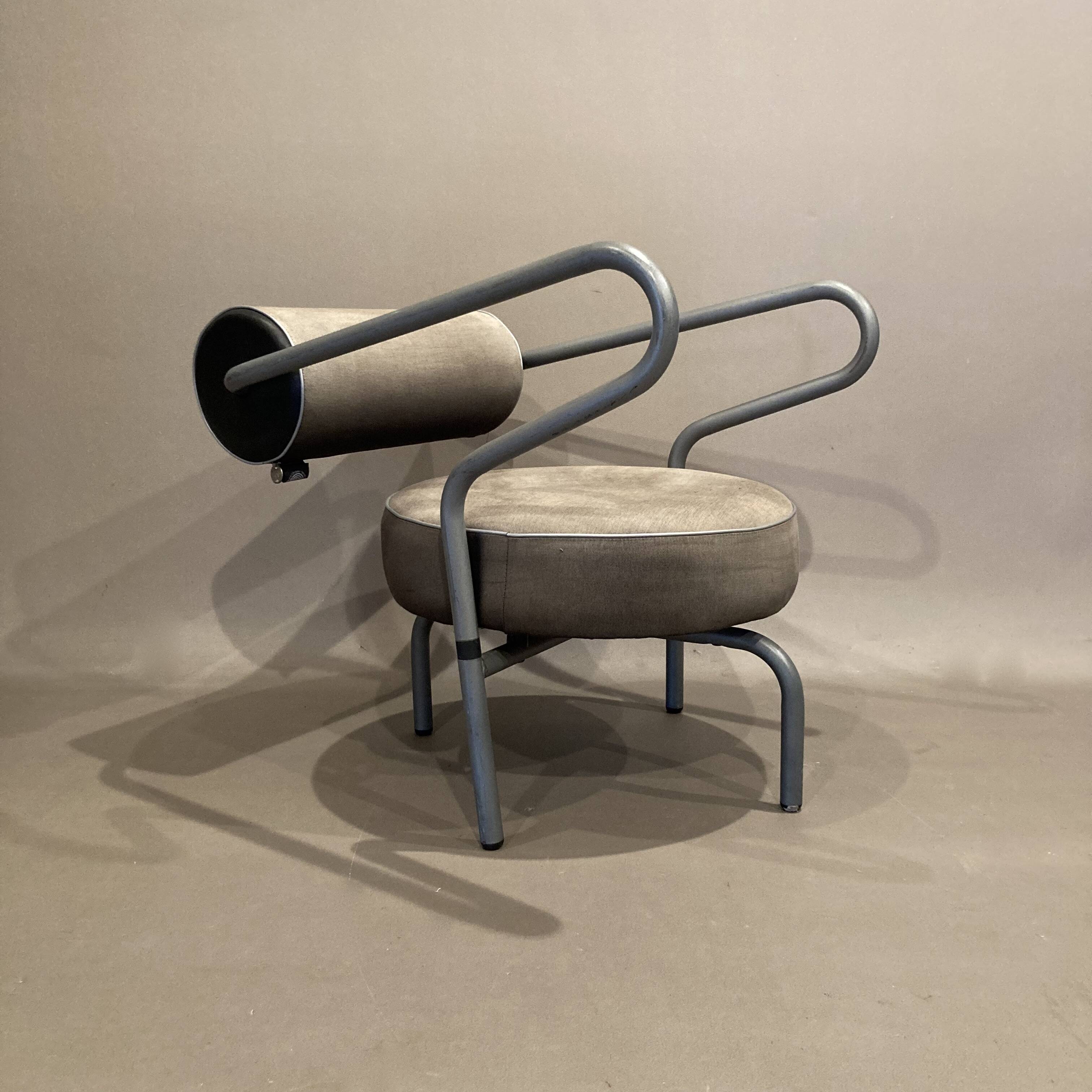 Pair of designer armchairs "the natural choice".