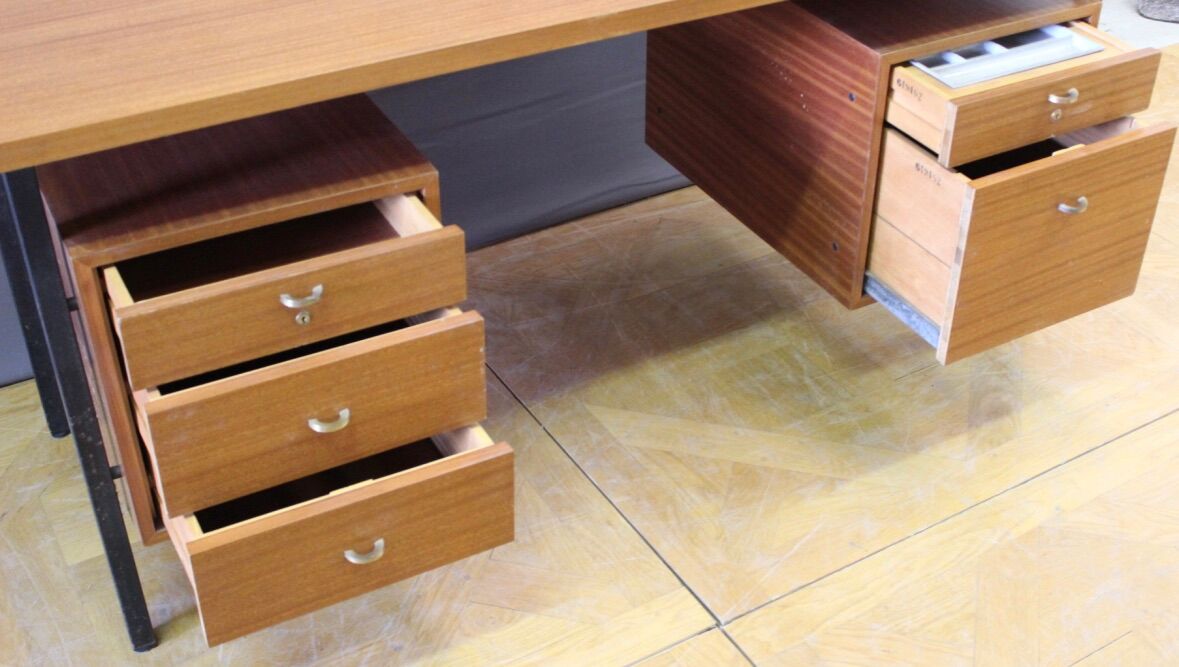 Large flat design desk