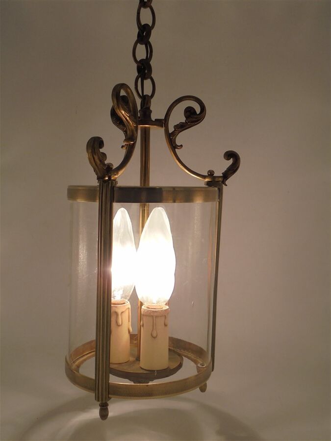 Pair of vestibule suspensions