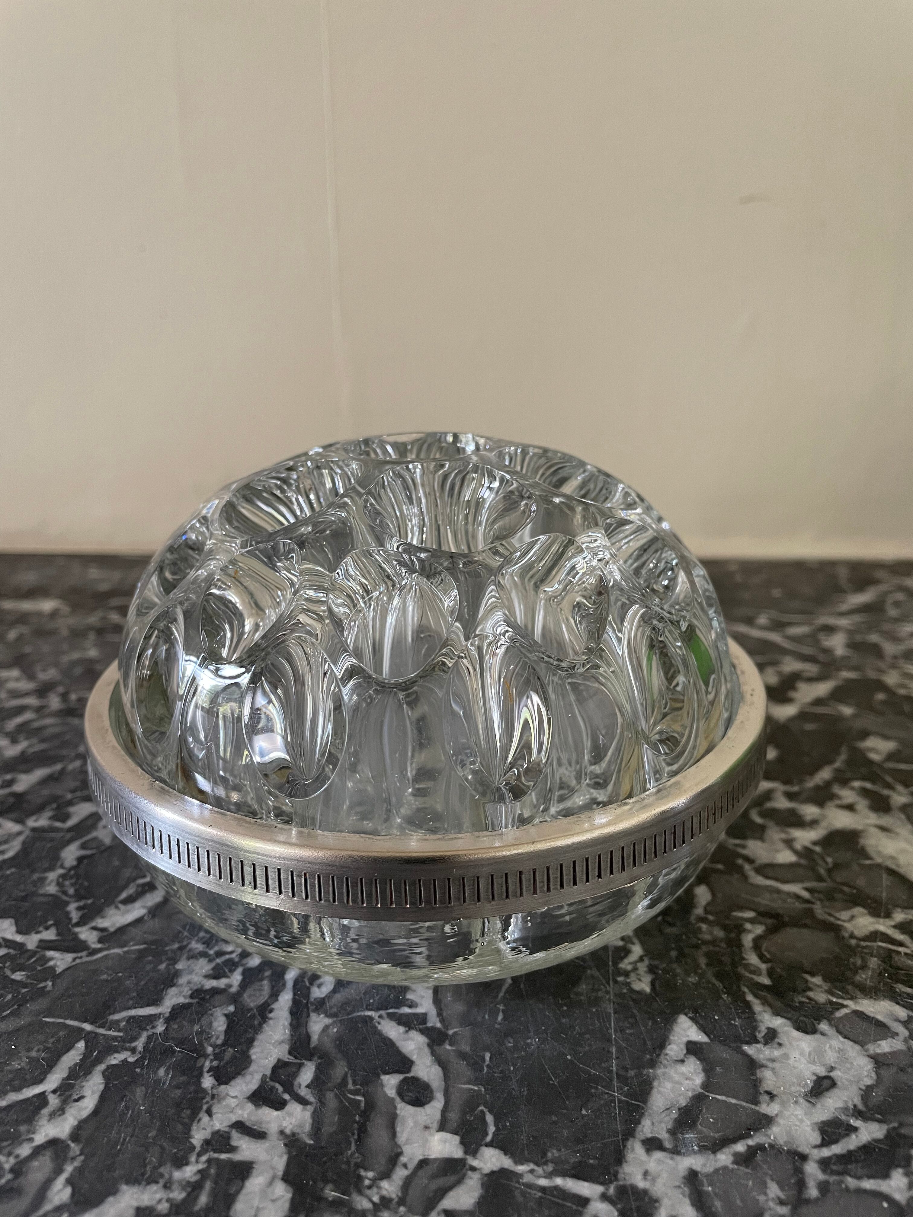 Pique crystal flowers of Reims