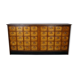 Armoire d'apothicaire