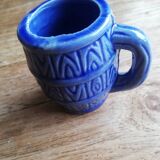 Small pot with handle imitation blue varnished barrel