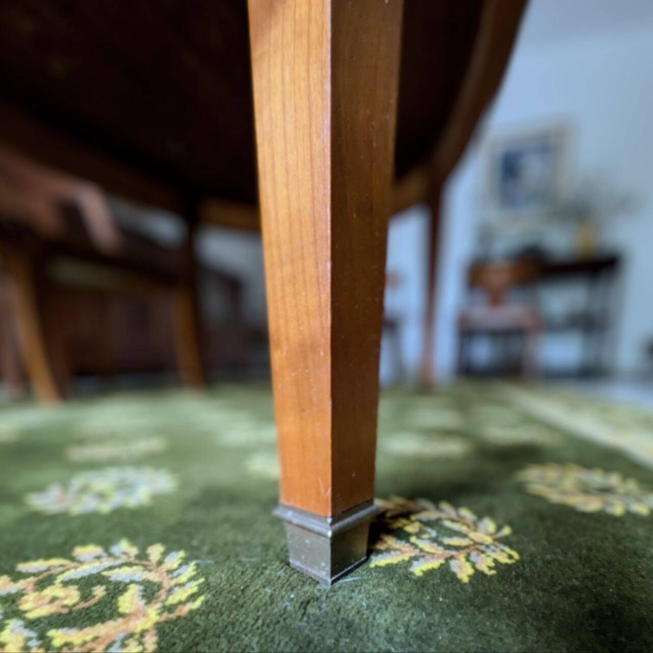 Oval dining table
