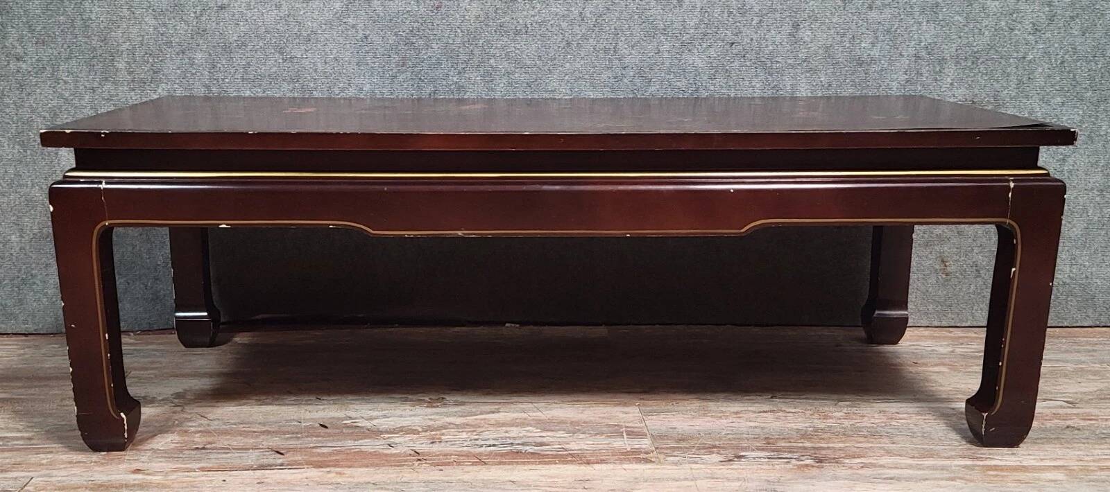20th century Asia: lacquered coffee table decorated with birds in branches