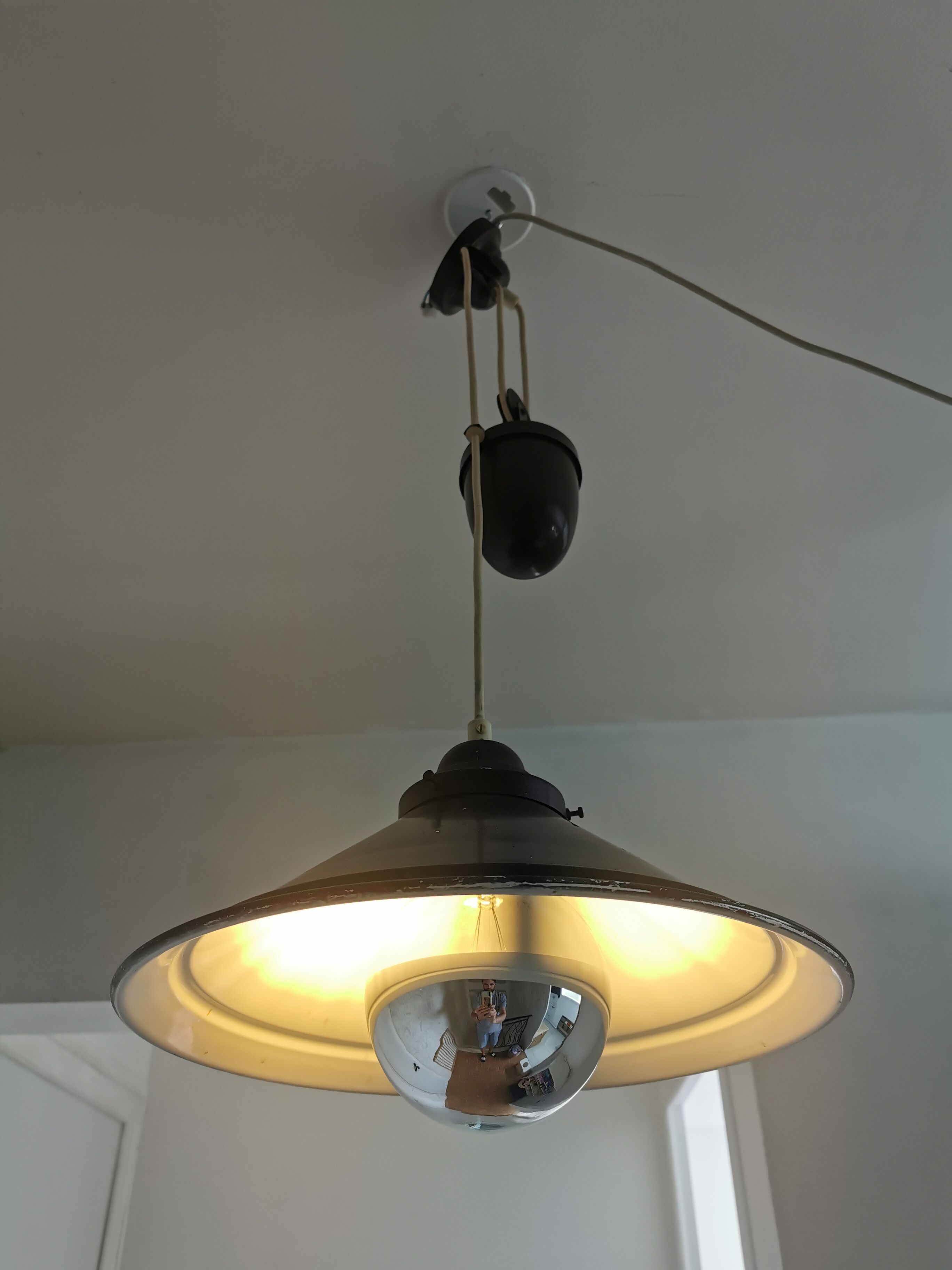 Vintage pulley suspension