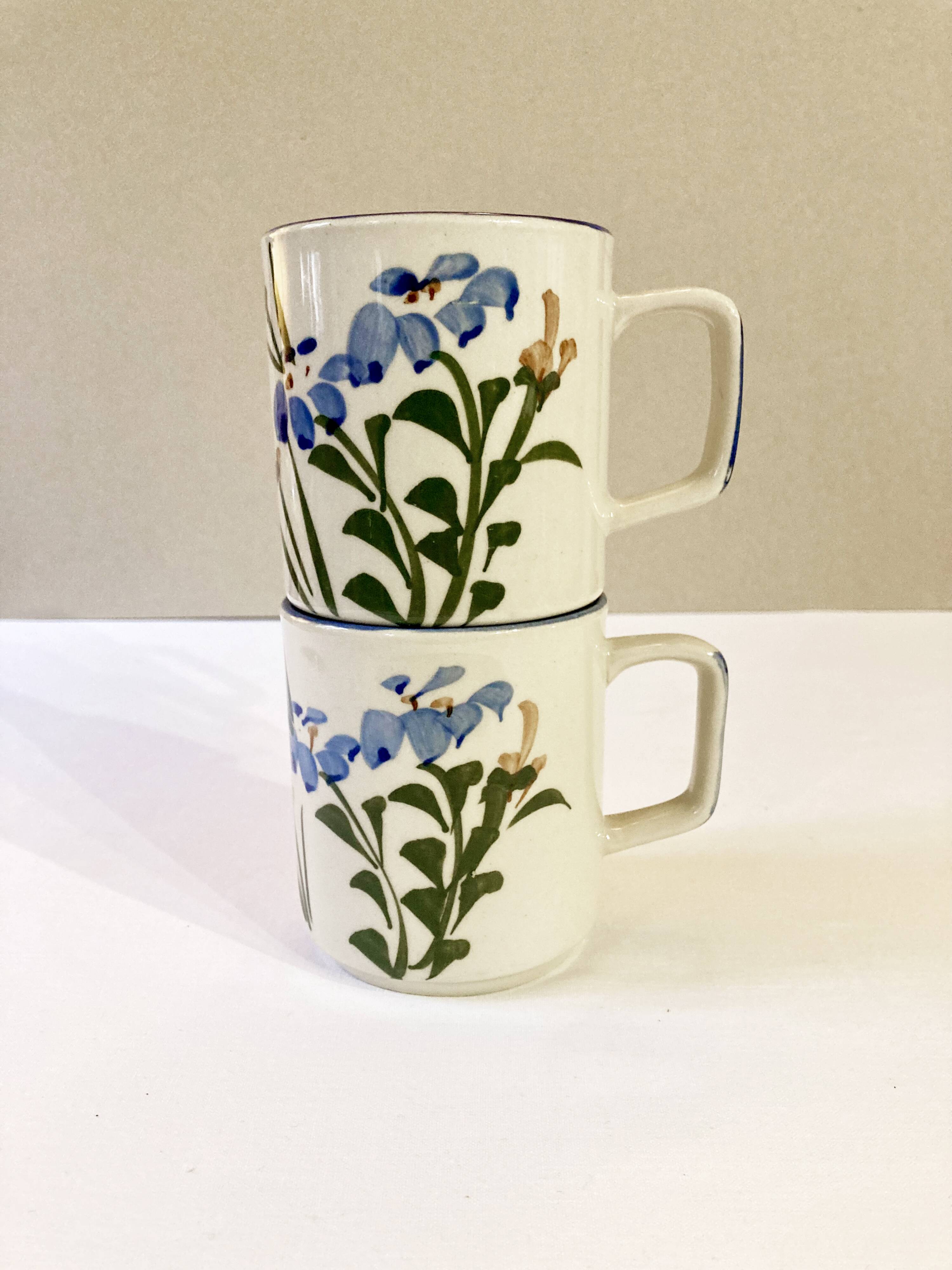 Pair of hand-painted Chinese ceramic mugs