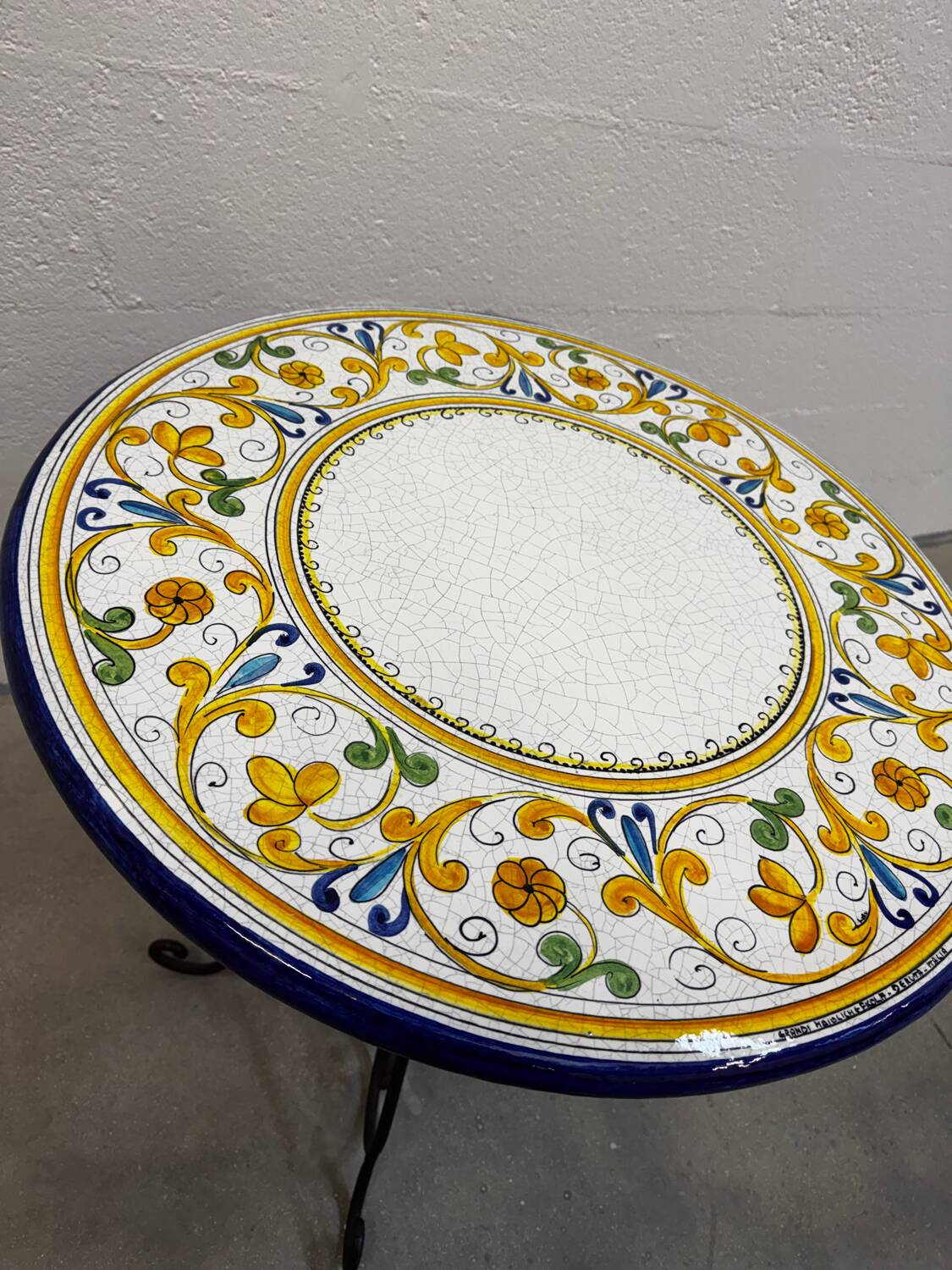 Outdoor table signed Grandi Maioliche Ficola hand-painted Italy