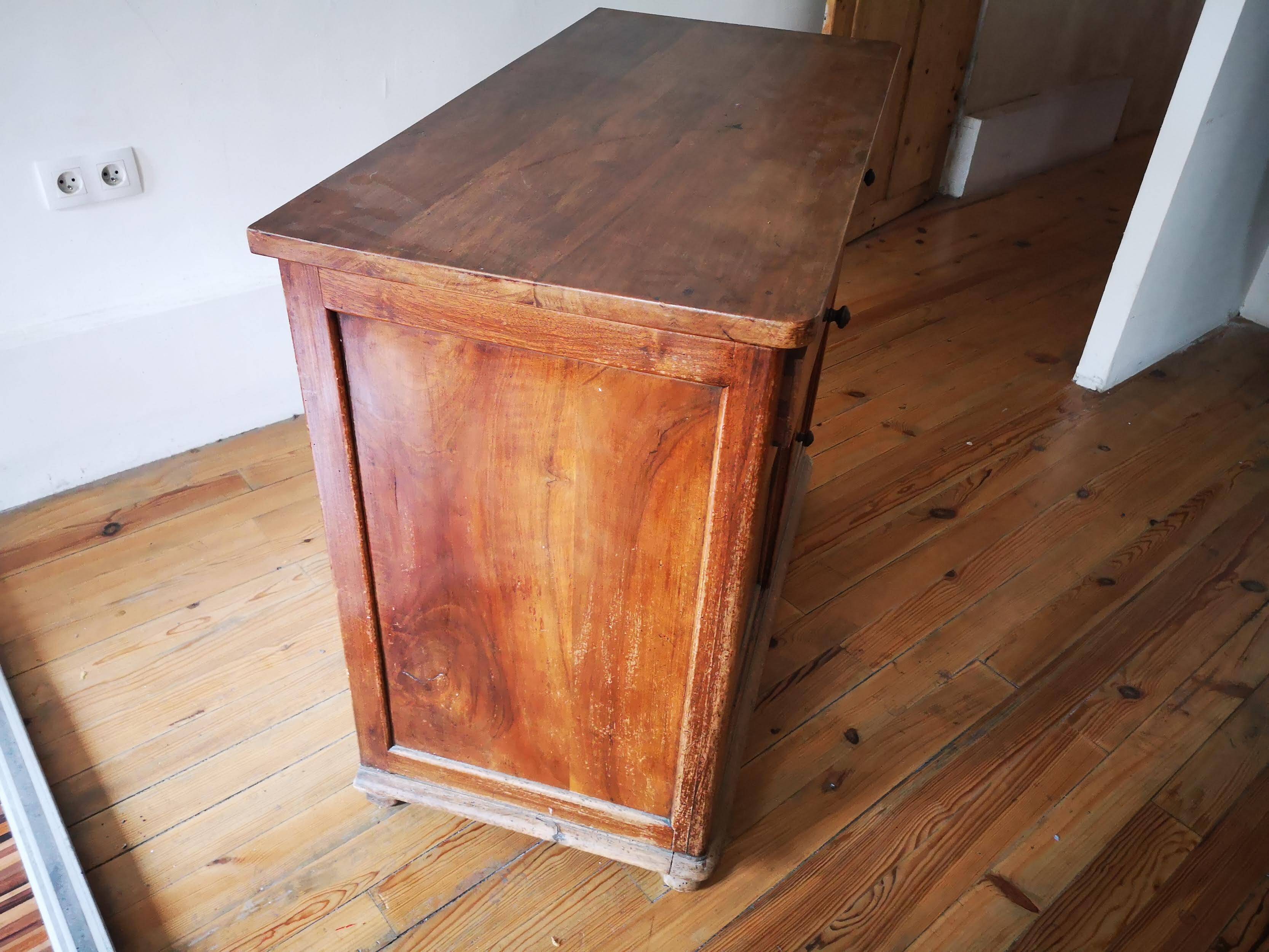 ANTIQUE SOLID WOOD SIDEBOARD – Country / Rustic style