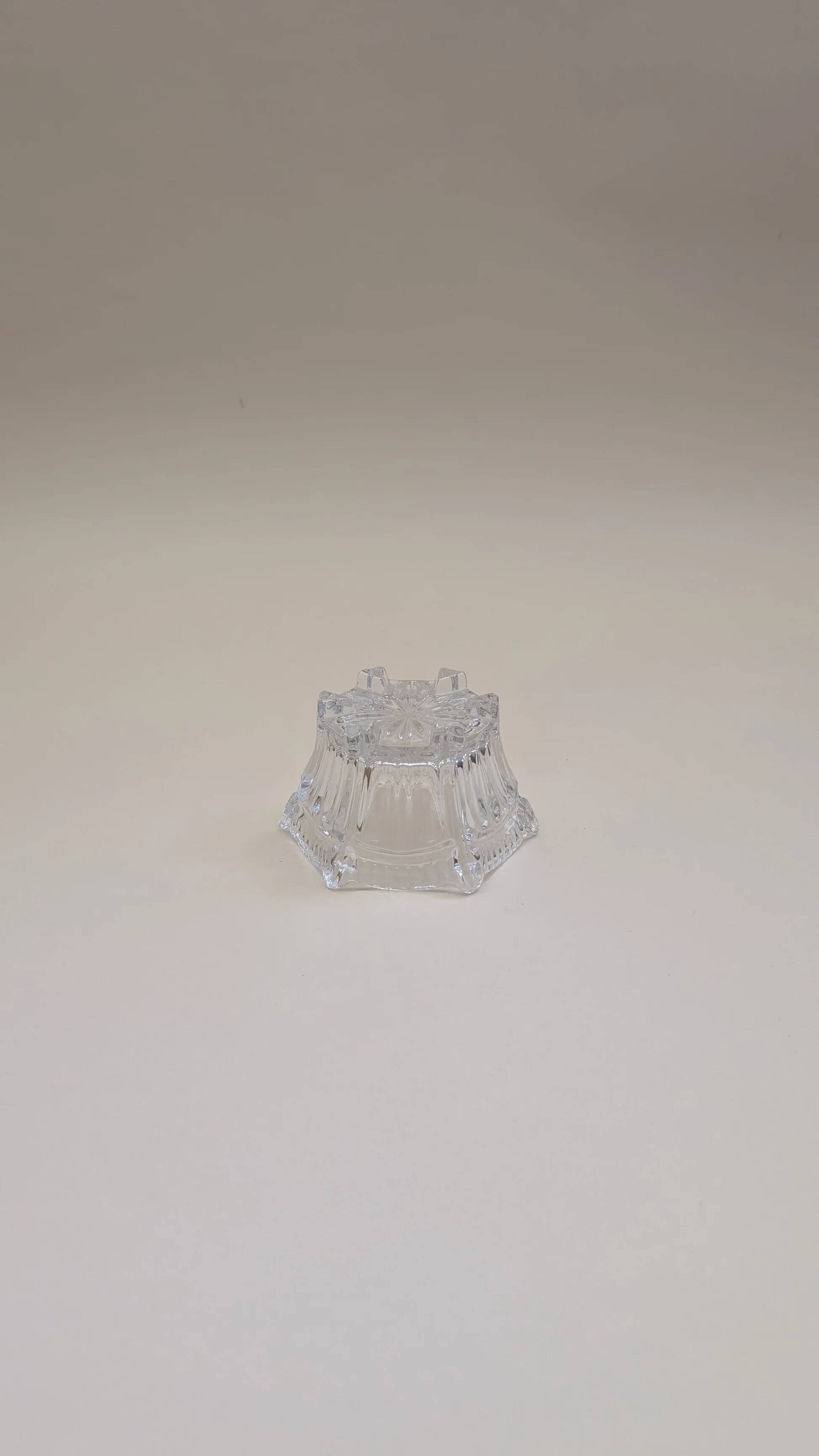 Glass pocket emptier