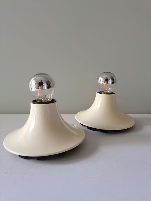 Paire d'appliques artemide "teti" de Vico Magistretti