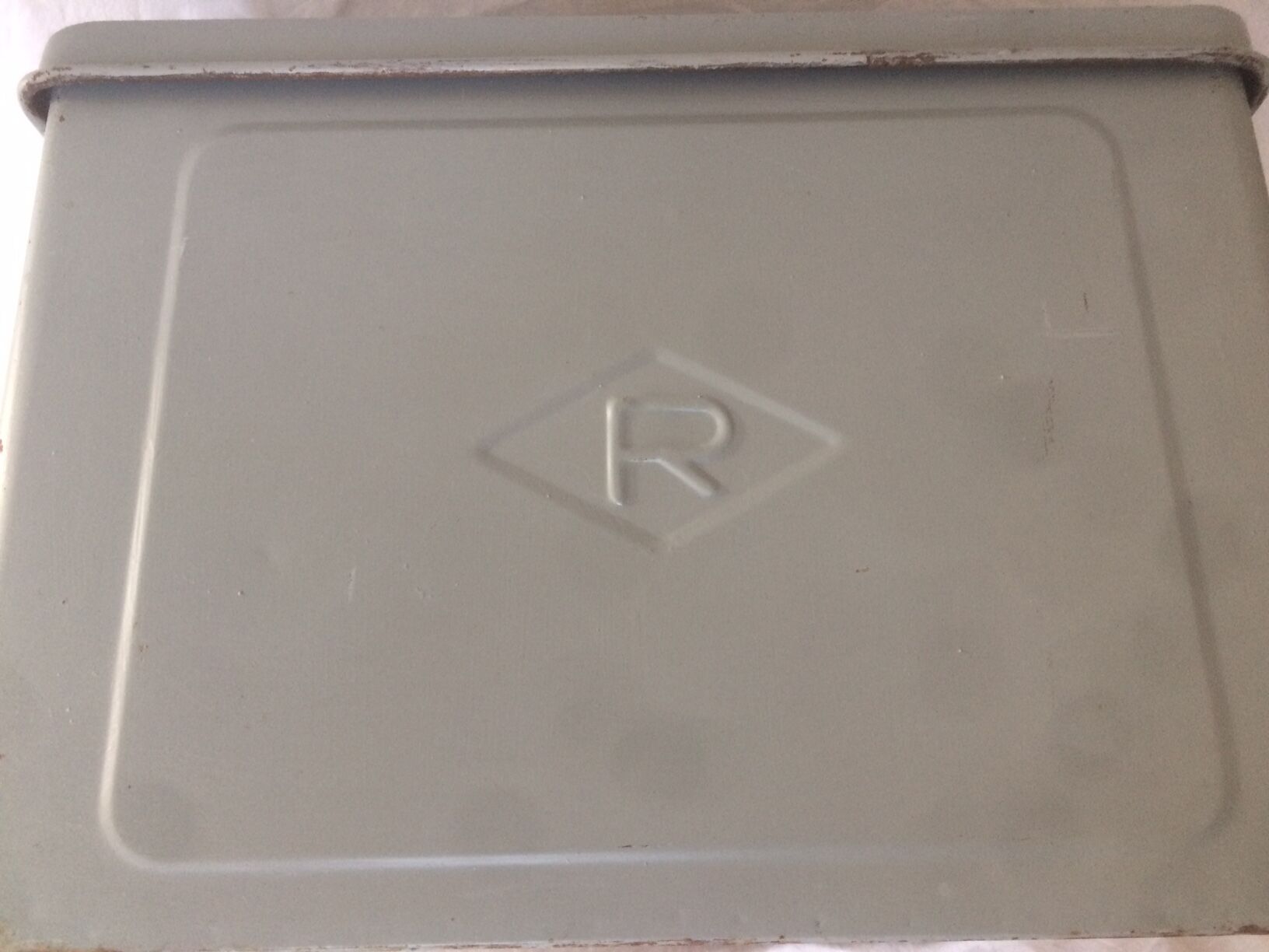 Vintage grey metal case "R"