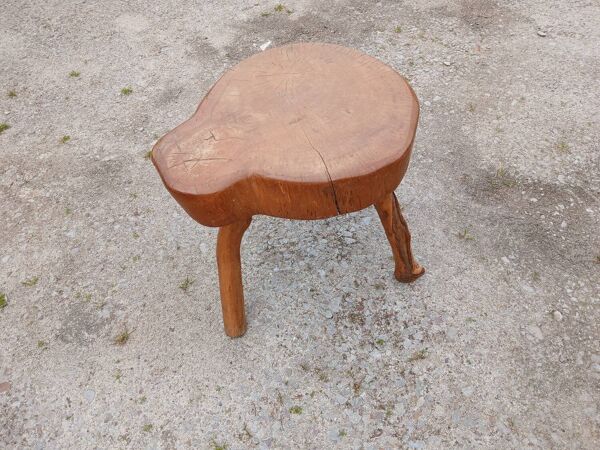 Tabouret tripode