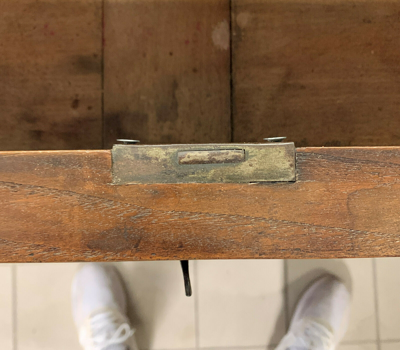 Commode of lady louis Philippe era in walnut bramble around 1830