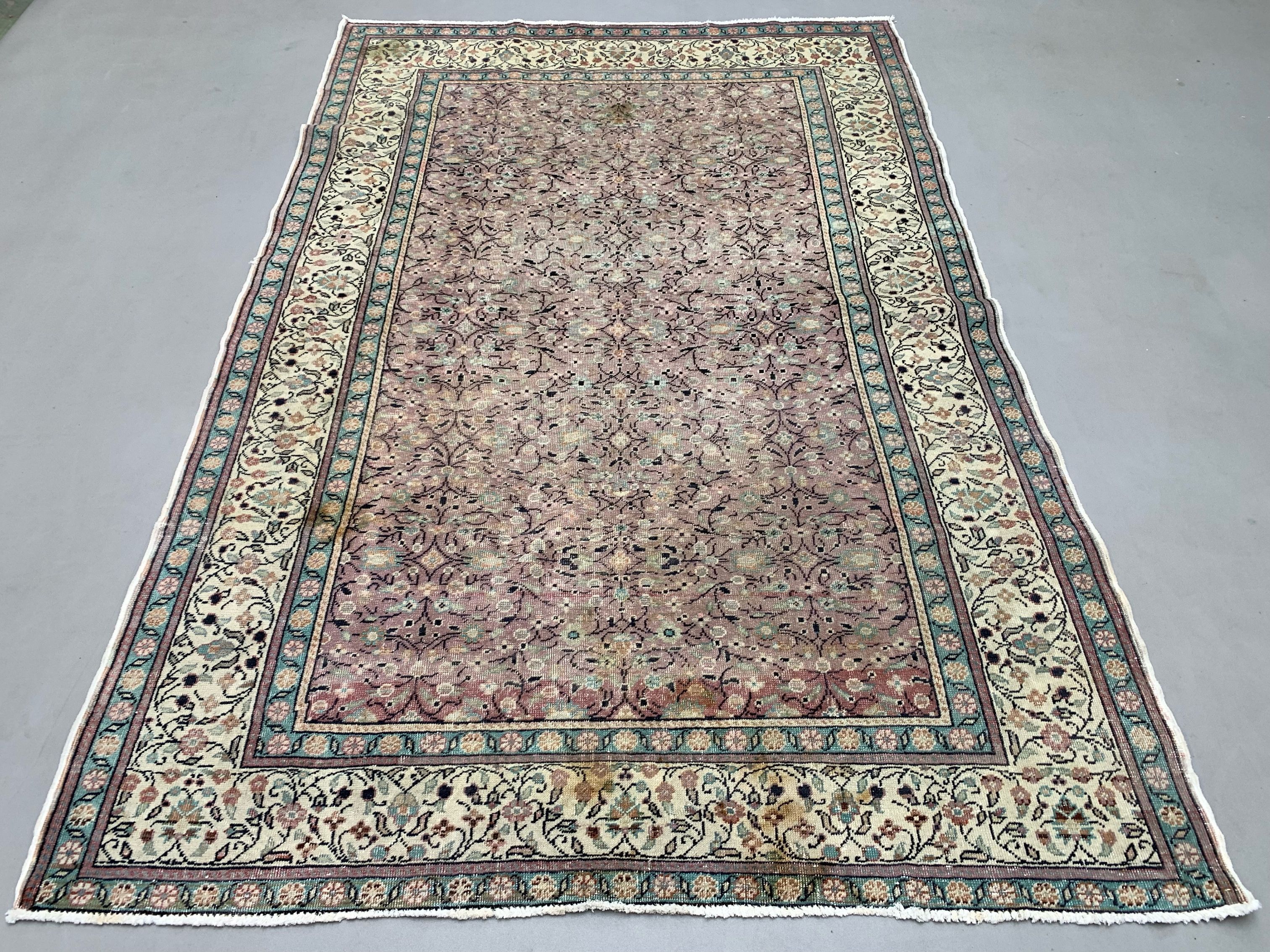 Vintage turkish rug 220x150 cm carpet central anatolian
