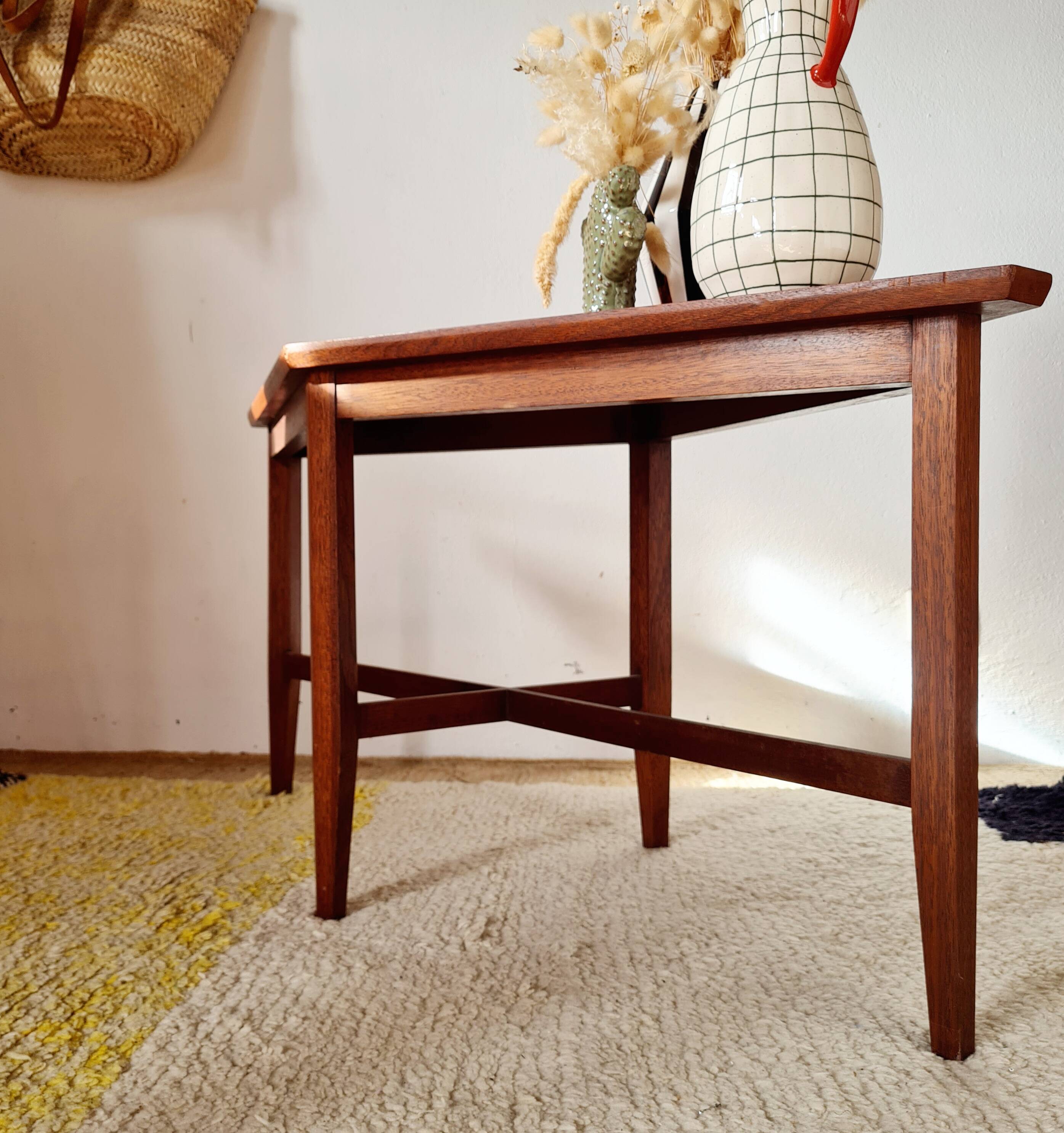 Petite table basse / Bout de canapé géométrique années 50-60