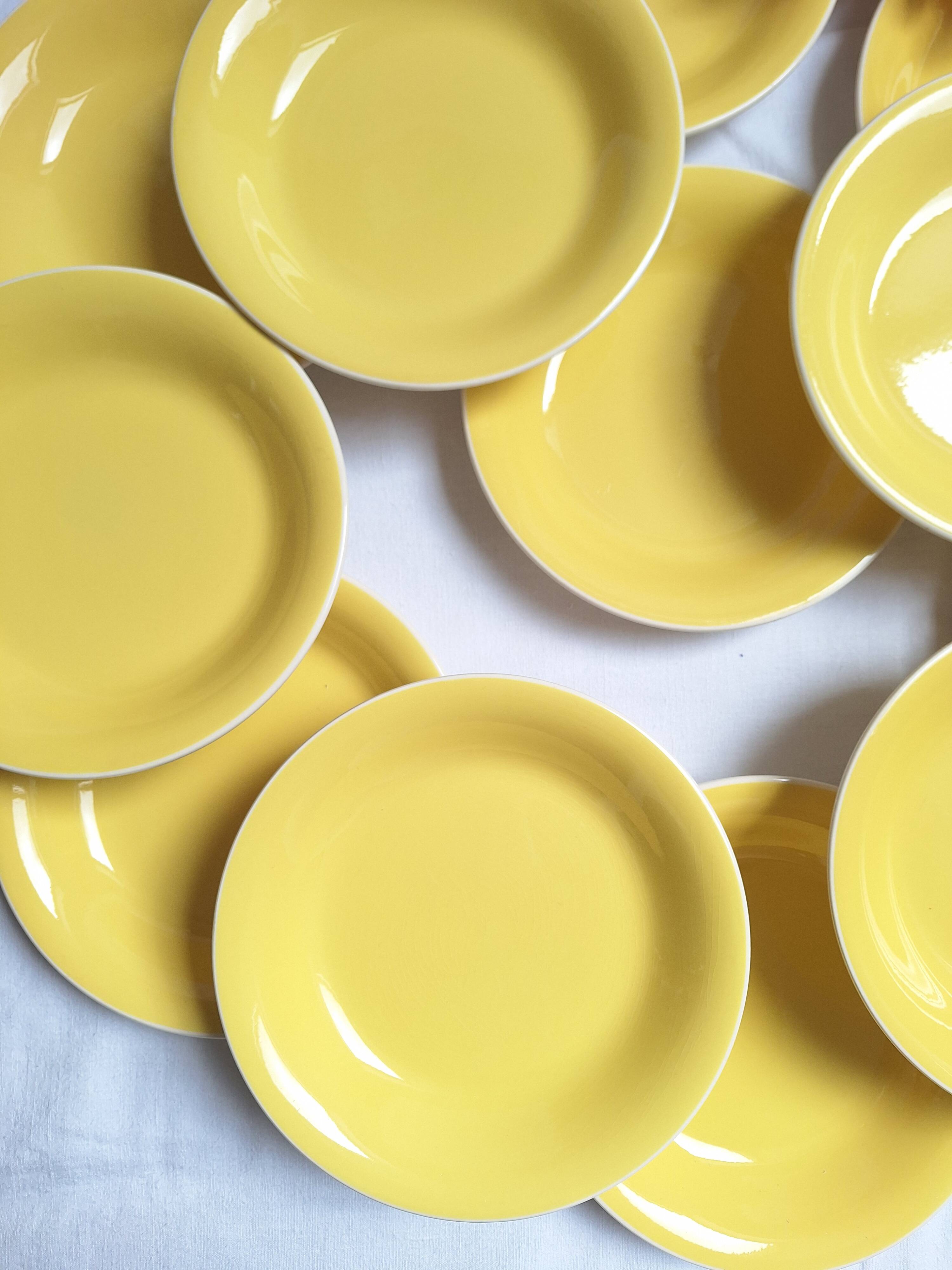 Deep plates or salad plates Villeroy & Boch yellow