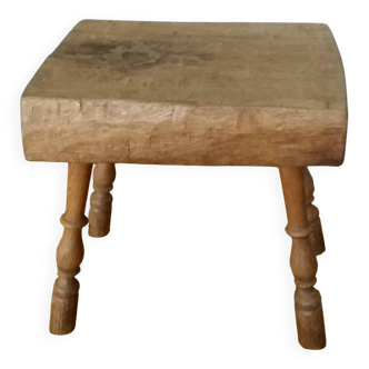 Stool, brutalist side table in solid oak.