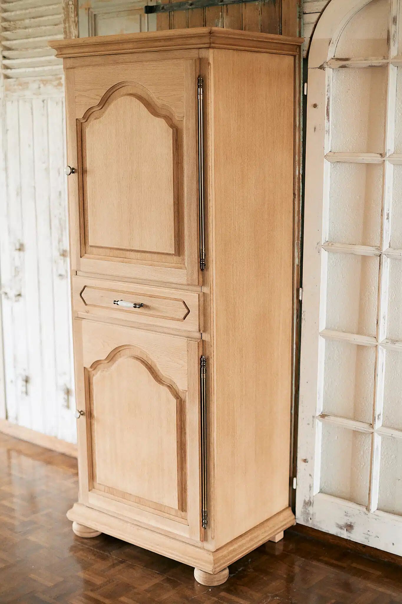 Vintage oak standing wardrobe "Giroflée"