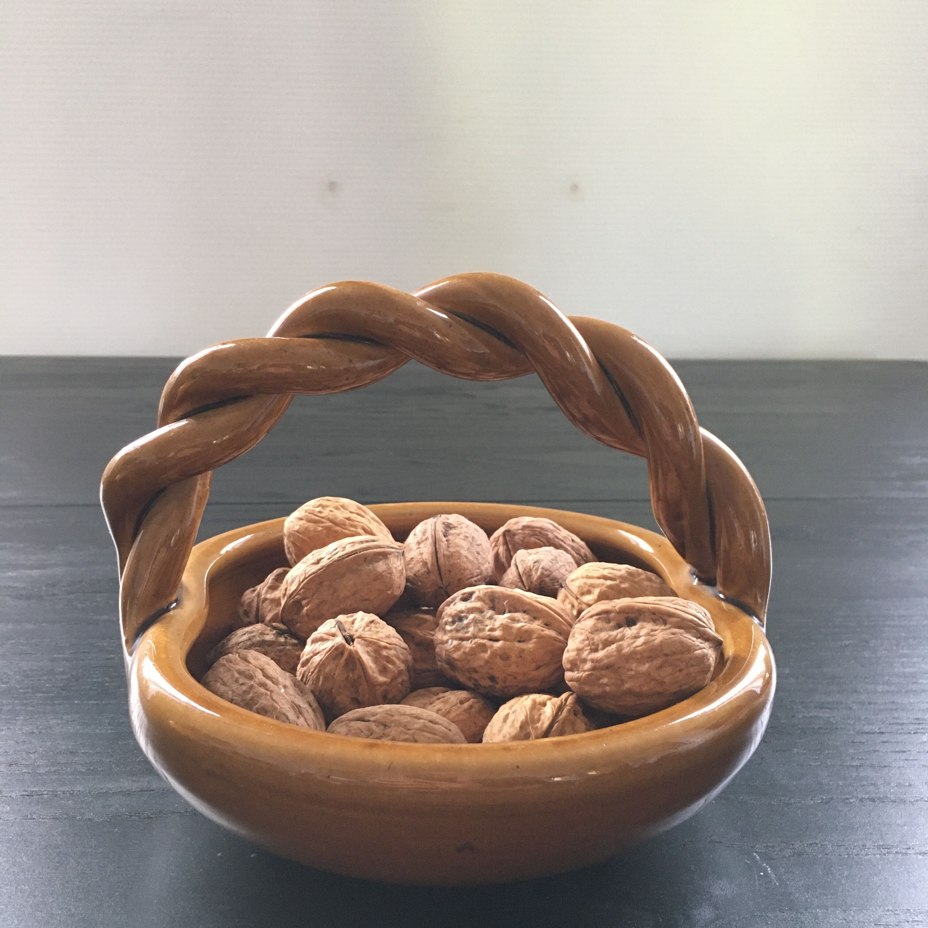 Accolay ceramic basket