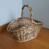 Basket with wicker basket handle