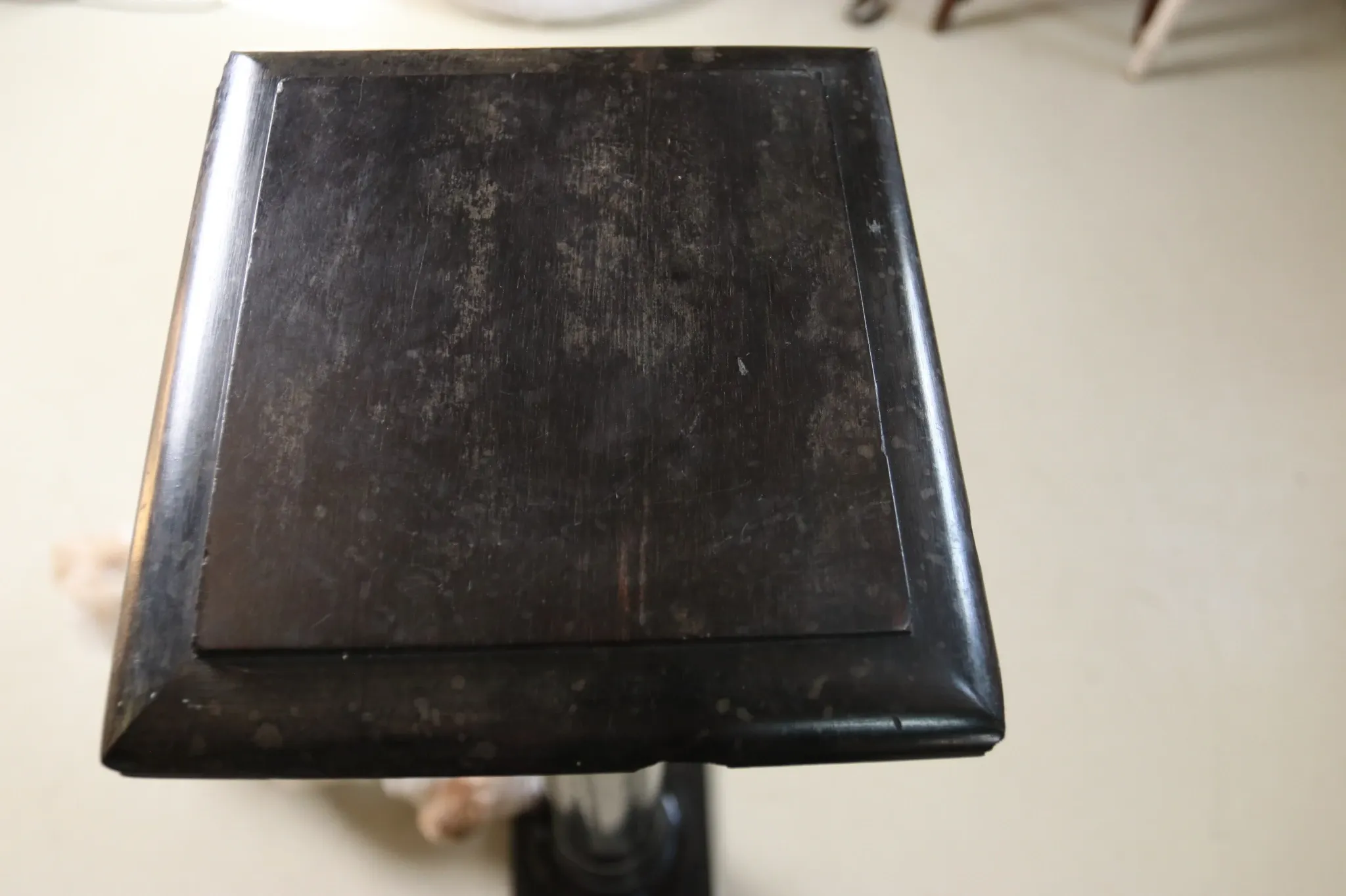 Ebony column with fluted shaft – classical pedestal, 19th c.