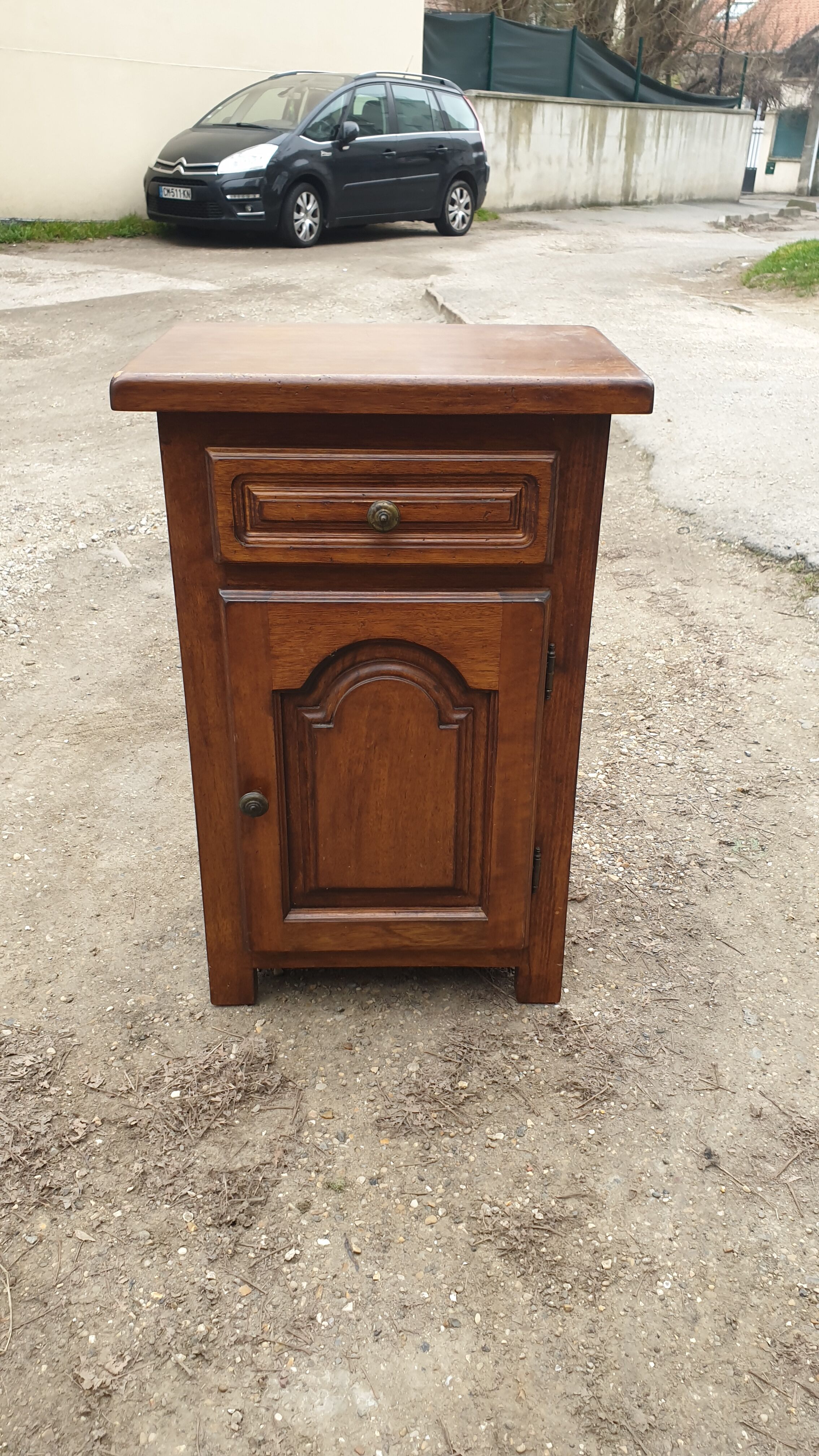 Jam bar cabinet