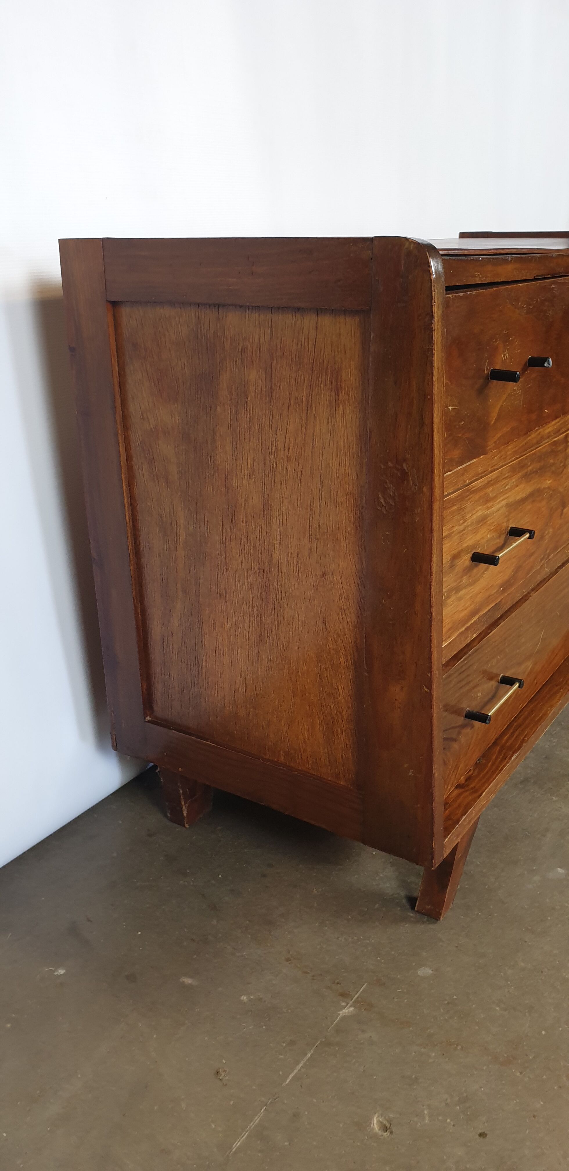 60s art deco dresser