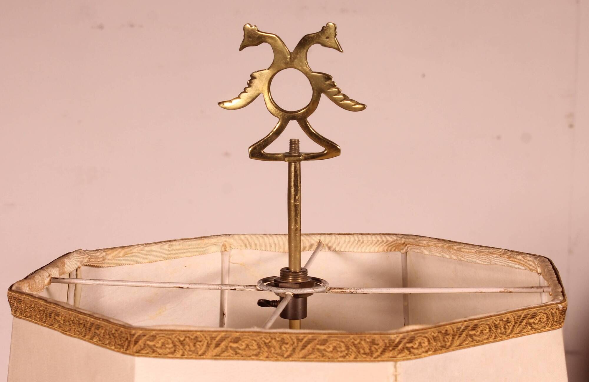 lampe à huile en bronze- 18° siècle - Espagne monté en lampe avec son abat-