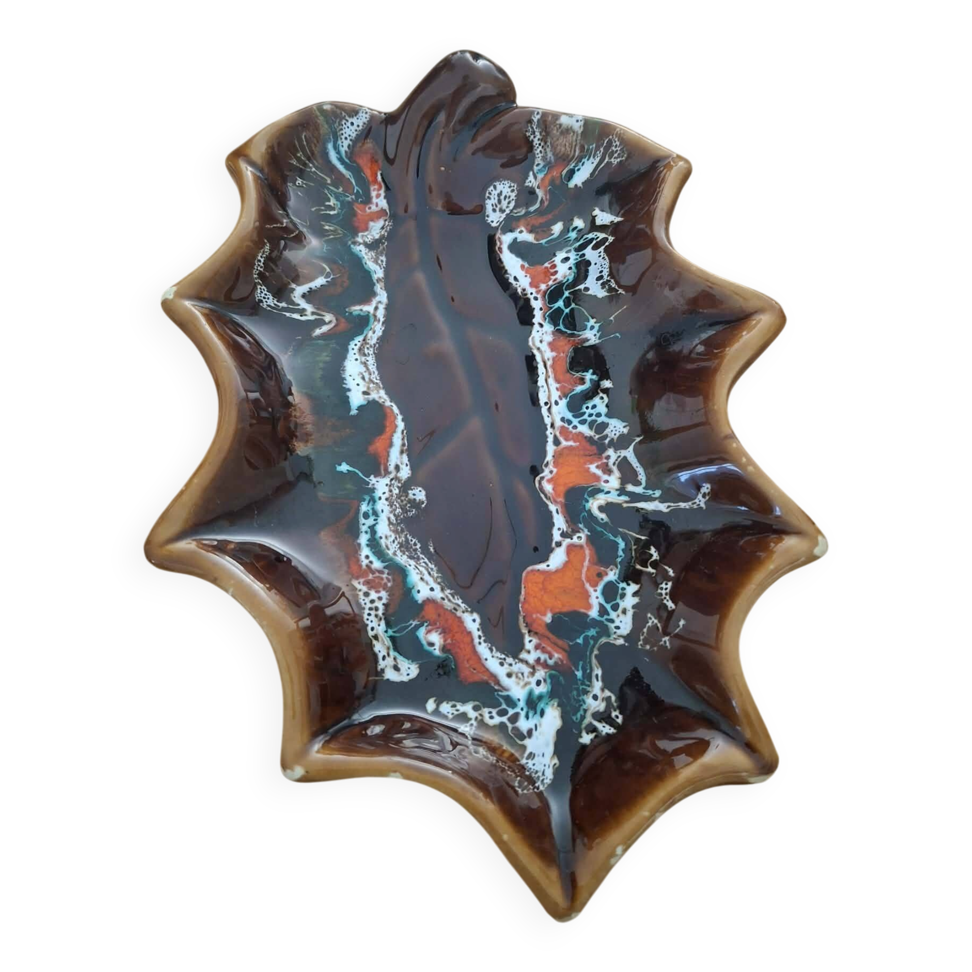 Catchall, small dish in Vallauris ceramic in the shape of a leaf.