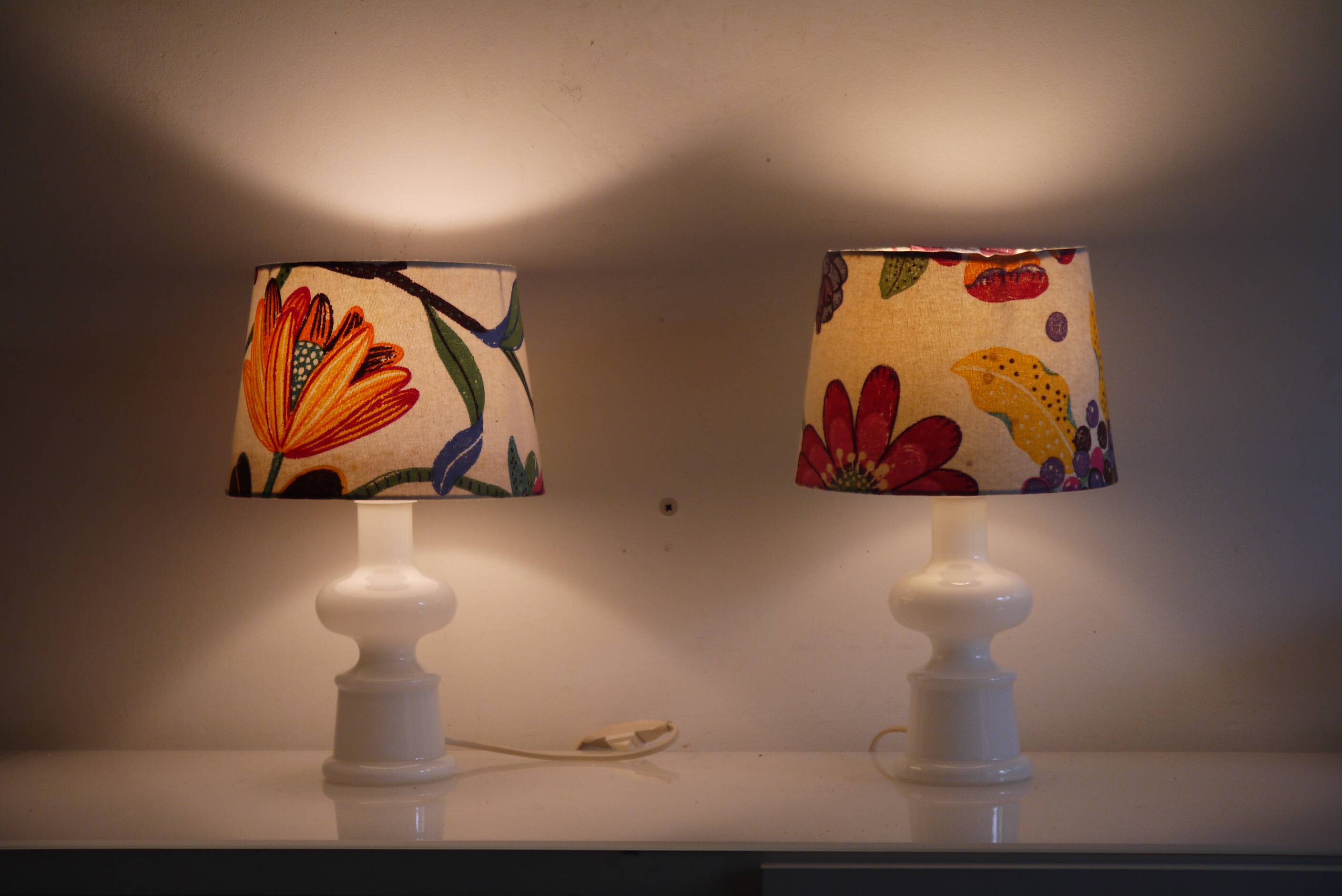 Paire de lampes suédoises en verre 1970