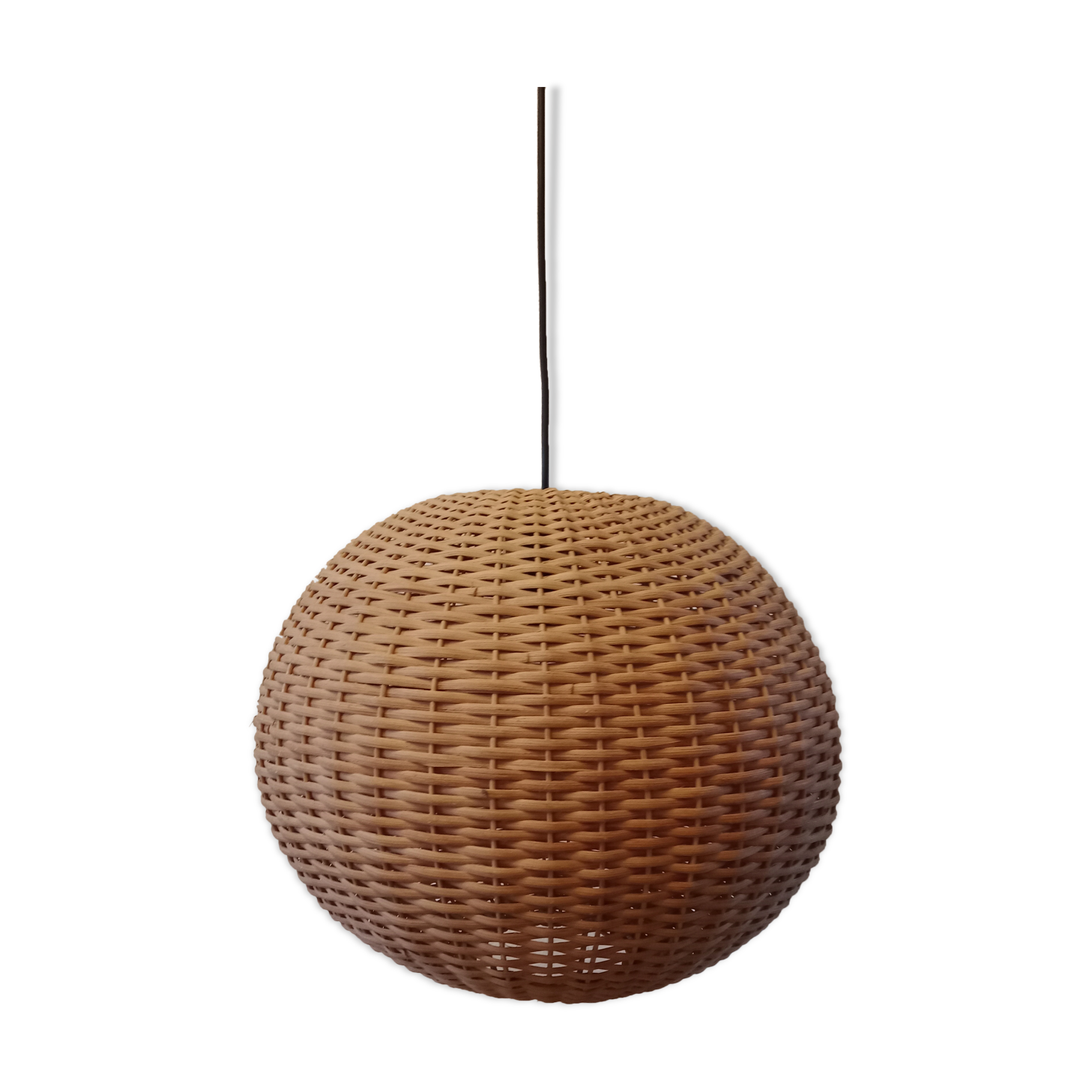 Scandinavian wicker suspension