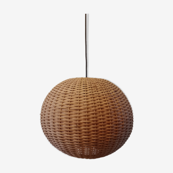 Scandinavian wicker suspension