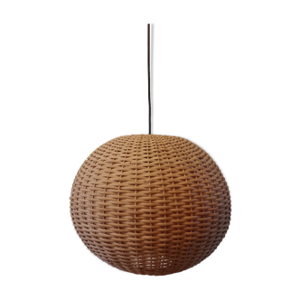 Scandinavian wicker suspension