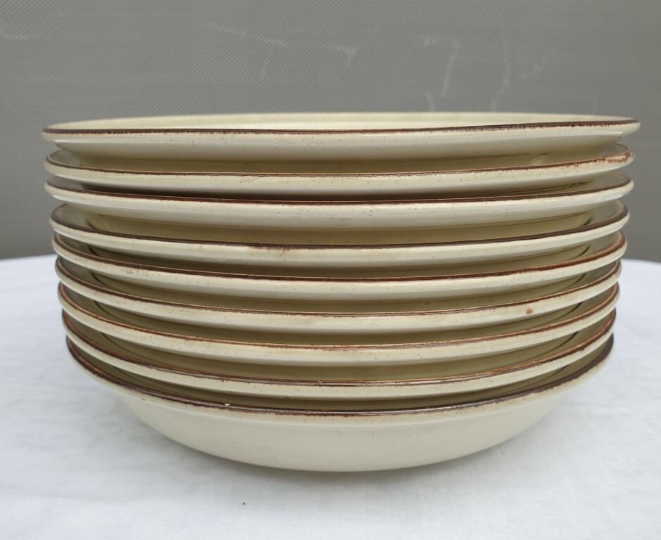 Set 11 plates 1970 Revernay Sarreguemines orange and brown on sandstone background