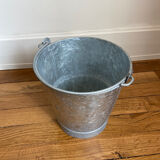 Zinc bucket