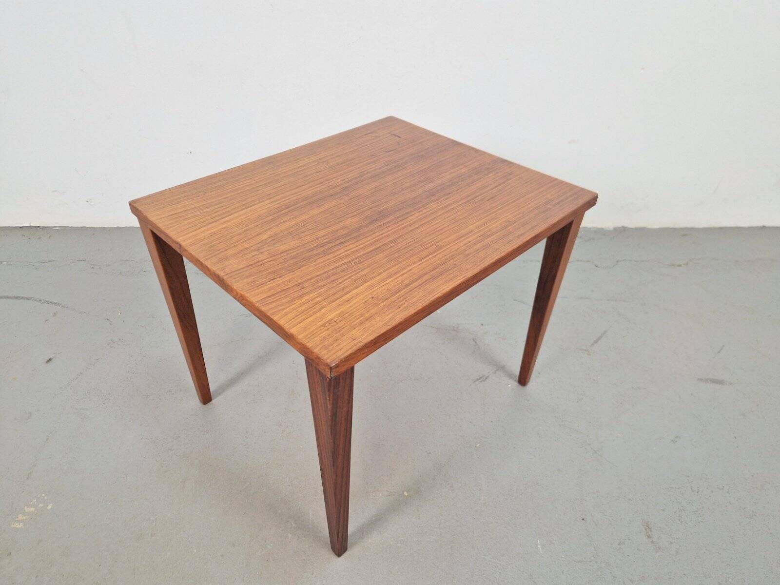 Table d'appoint en teck de HM Møbel, Danemark, années 1960.