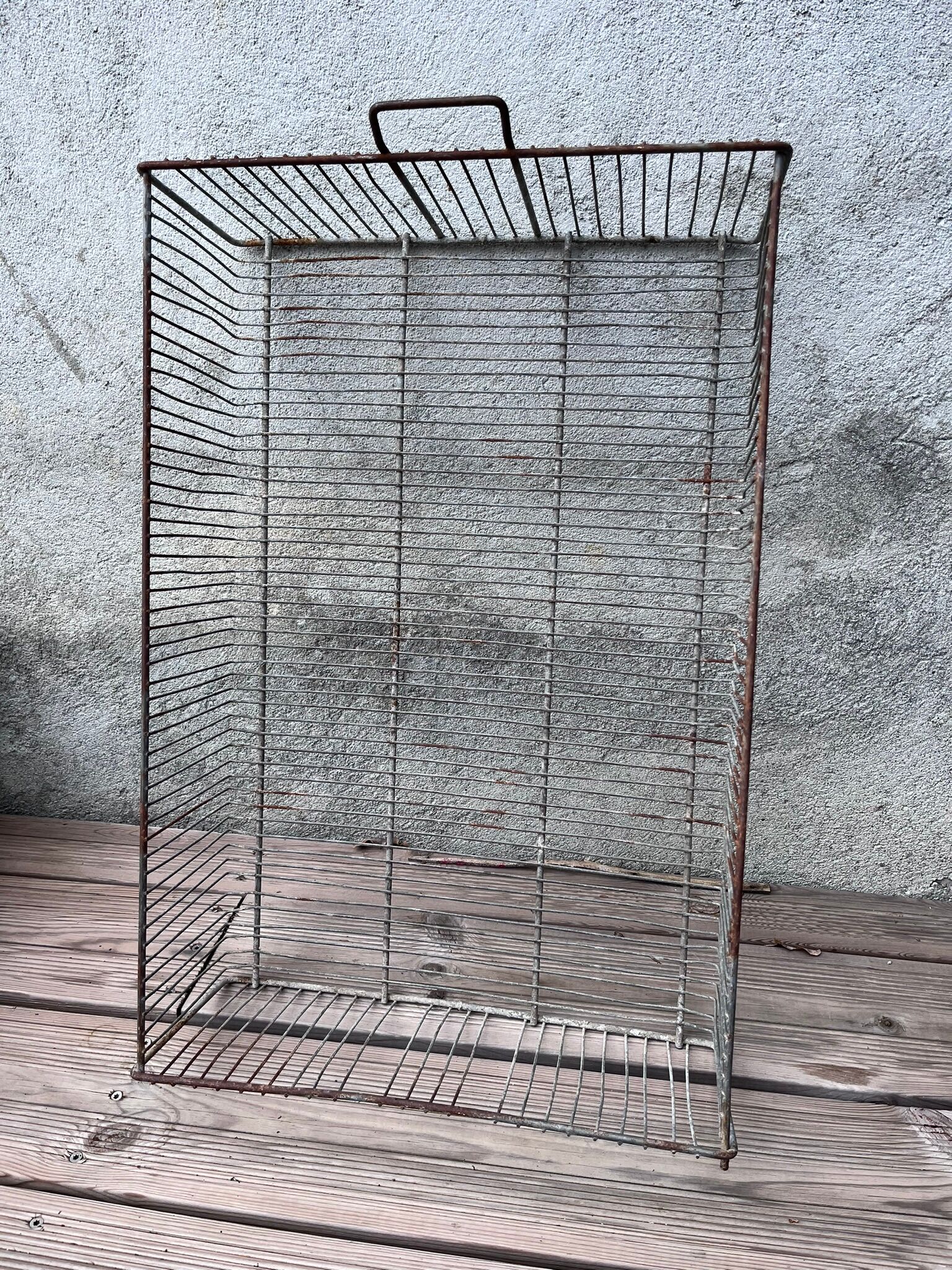 Basket of industrial wire