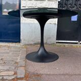 Round table with tulip base
