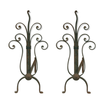 Pair of metal channels