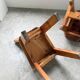 Paire de chaises brutalistes savoyardes en pin