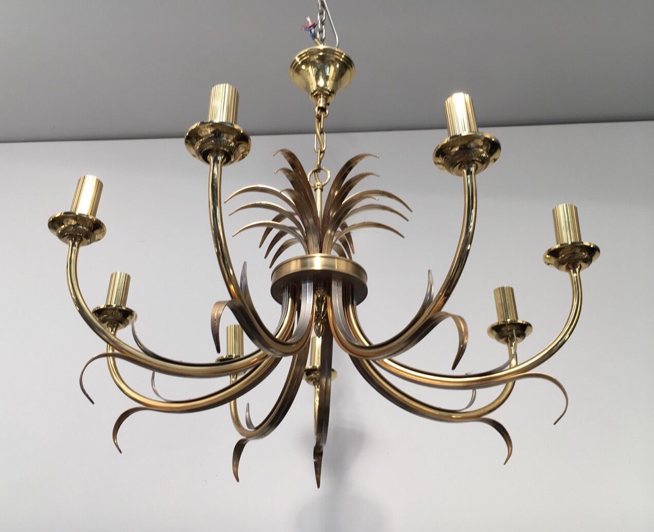 Pineapple brass 8-light chandelier