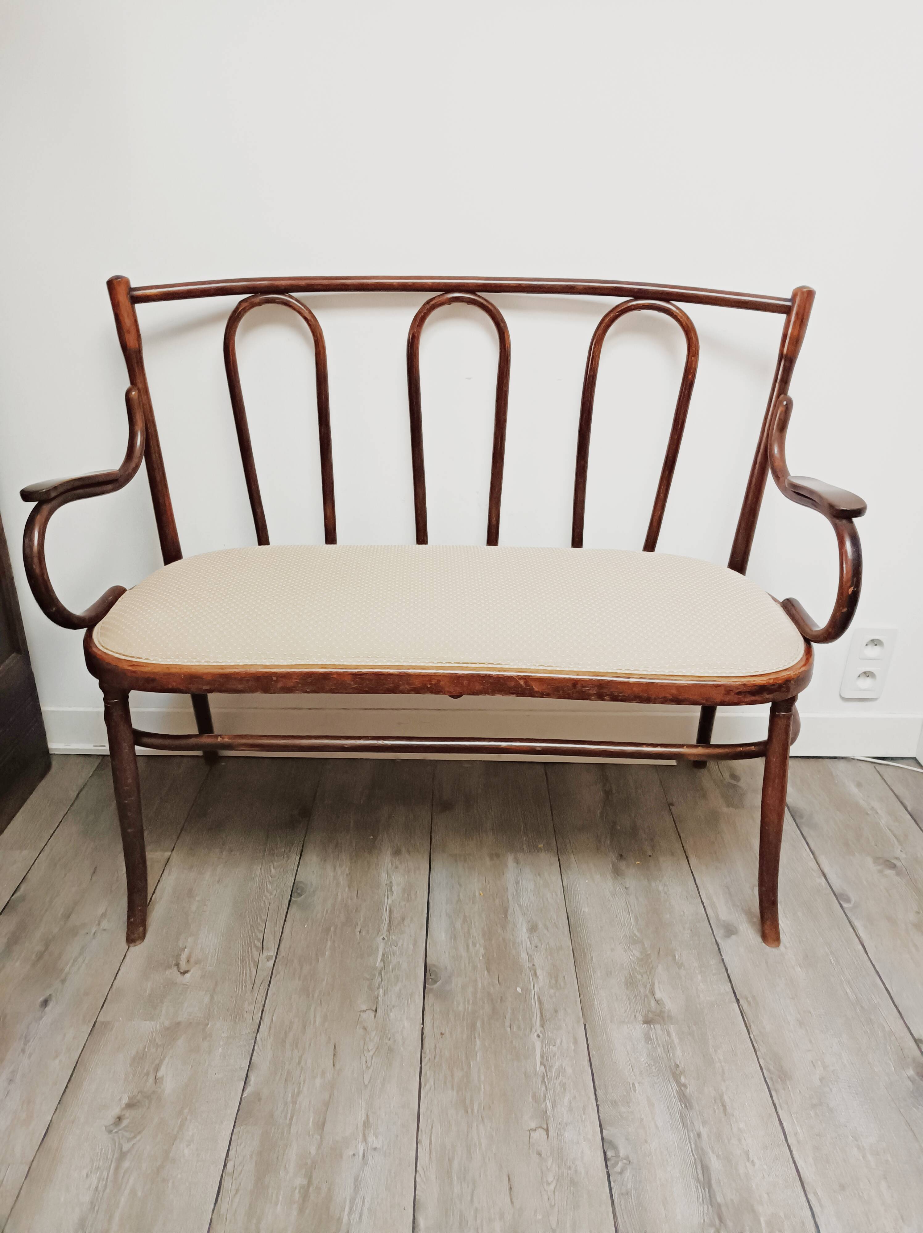 Sofa in curved wood Fischel