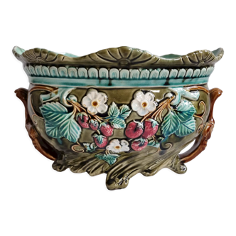 Onnaing planter in Majolica floral pattern with strawberry-shaped accents - France 1900