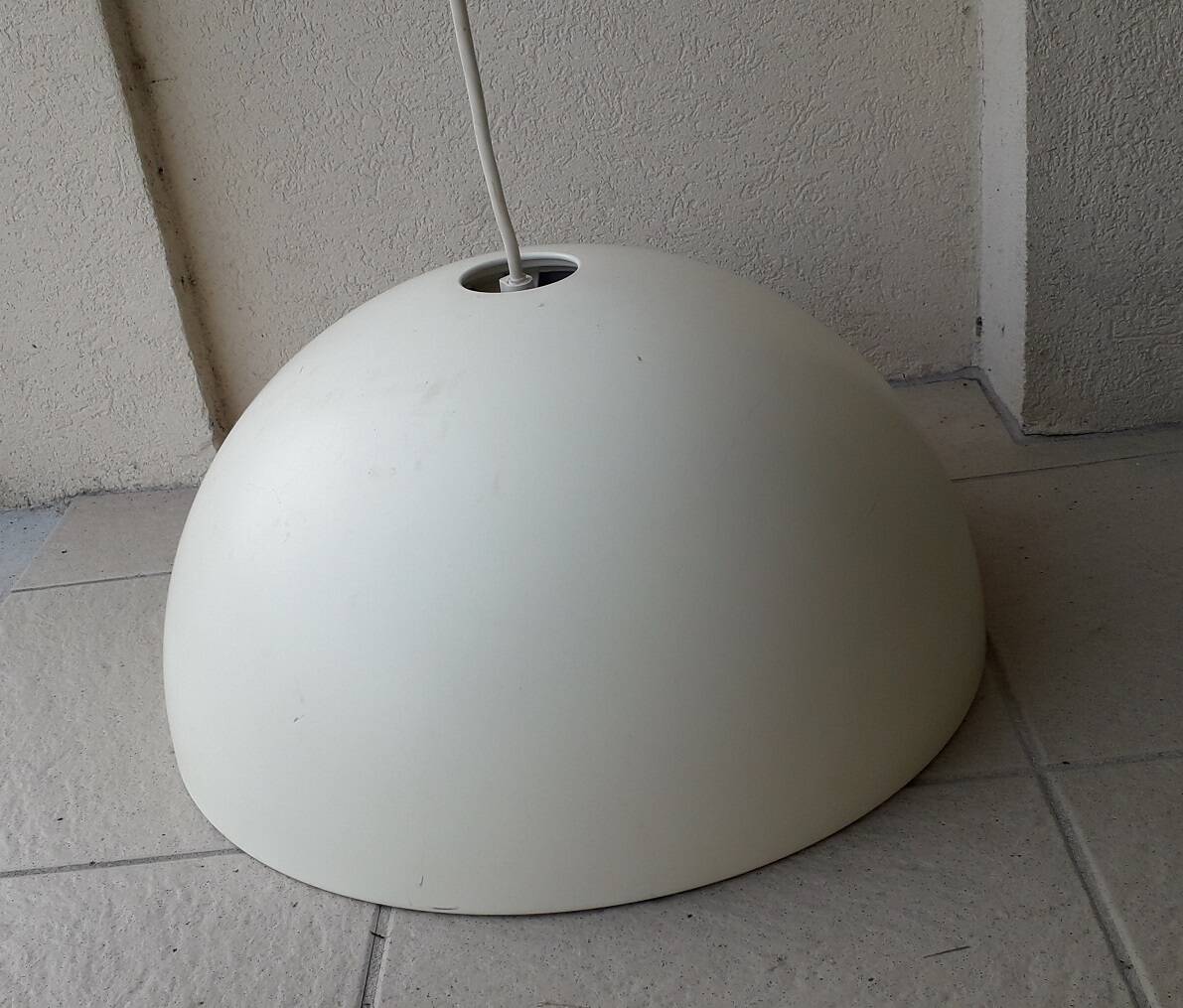 White metal suspension