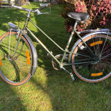 Vintage 70s lady's bike