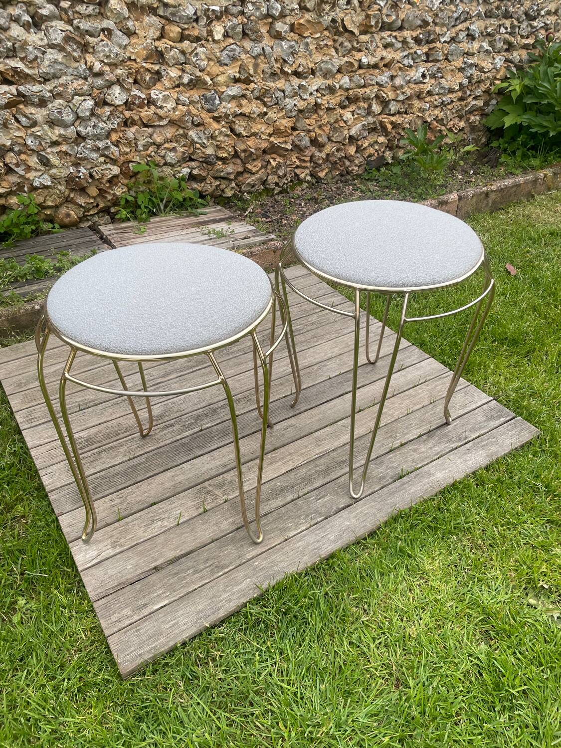 Pair of vintage 1960 stools in gold metal